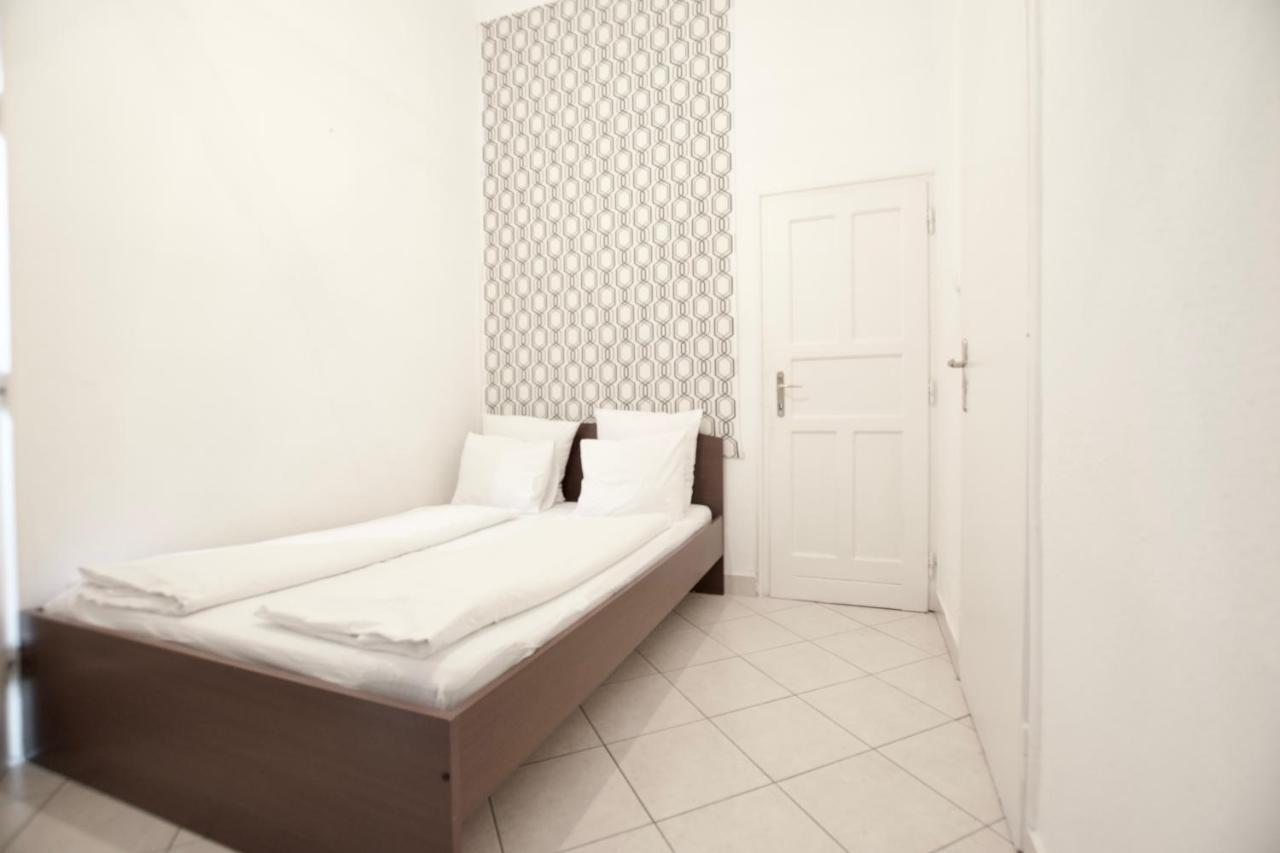 Budget Apartment By Hi5 - Center Of The Center Boedapest Buitenkant foto